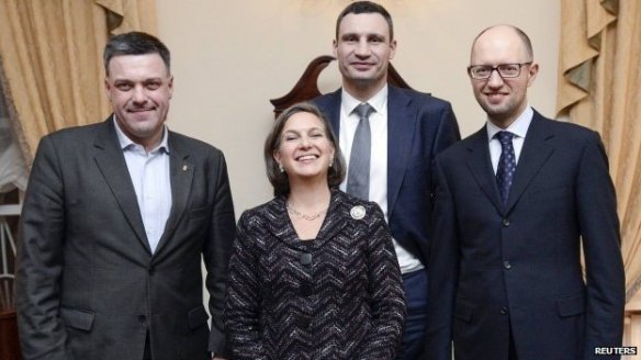 Οι πρωταγωνιστές της Ουκρανικής Εξέγρερσης μαζί με την υφυπουργό εξωτερικών των HΠΑ, Victoria Nuland